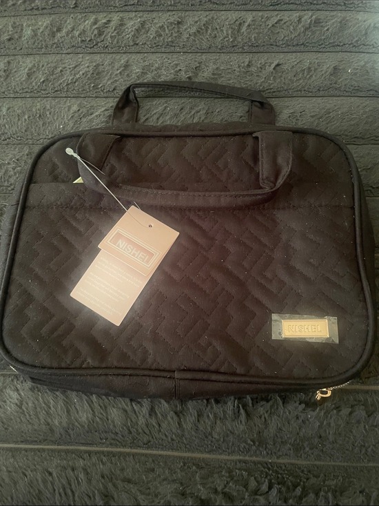 Nishel Handbags - Hanging Travel Makeup Jewelry Bag NWT